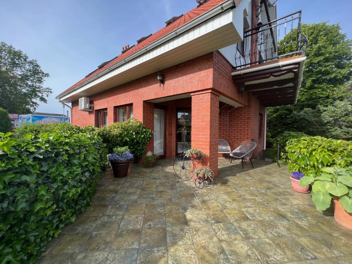 Willa Garden 2 z pięknym ogrodem i tarasem Ustronie Morskie Zewnętrze zdjęcie